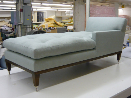 Chaise with Showwood Base
